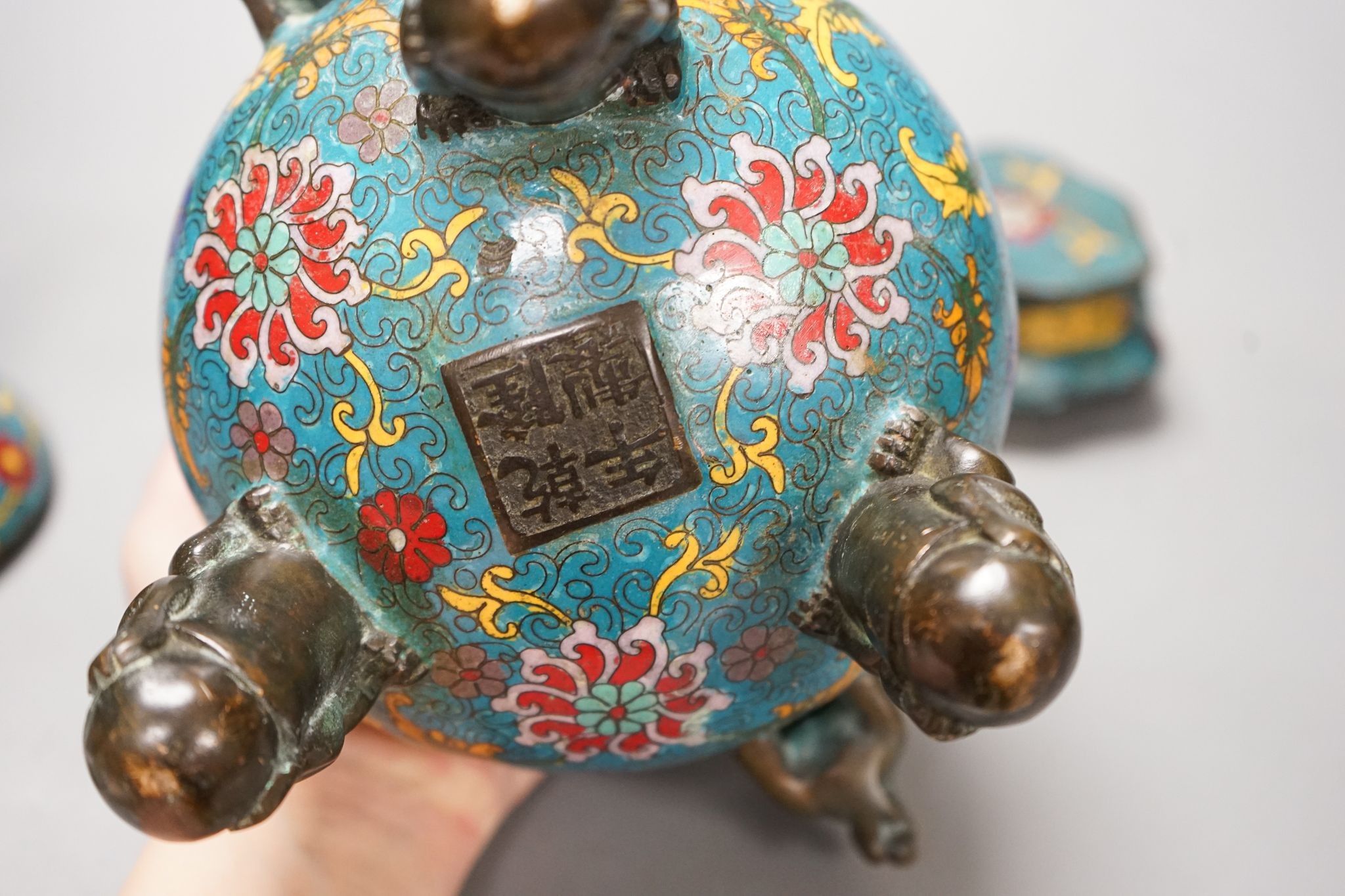 A large Chinese cloisonne enamel tripod censer, cover and stand, 29cm
